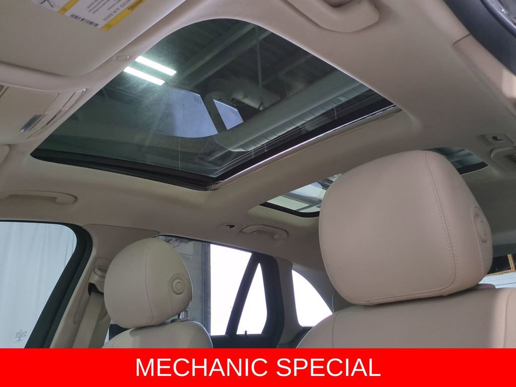 Used 2020 Mercedes-Benz GLC 300 w/ Parking Assistance Package image 17