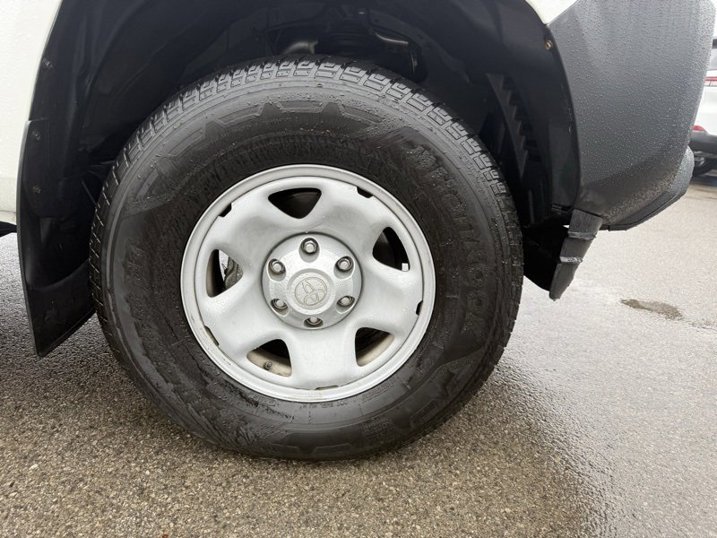 Used 2017 Toyota Tacoma SR image 4