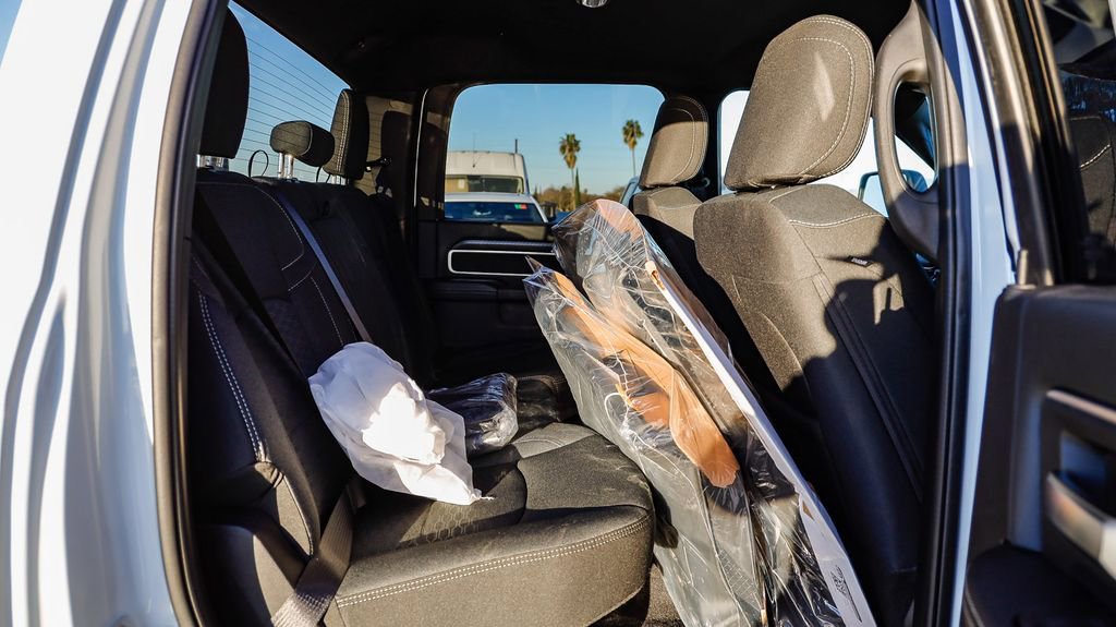 New 2026 RAM 3500 Big Horn AWD/4WD image 19