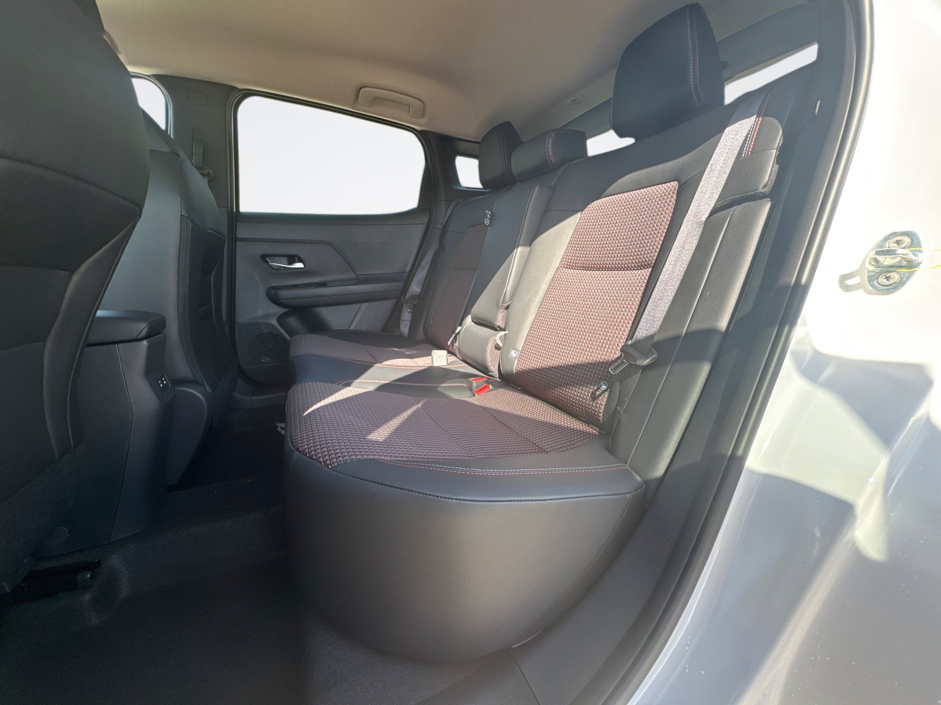 New 2026 Nissan Kicks SR w/ Cold Weather Package FWD image 14