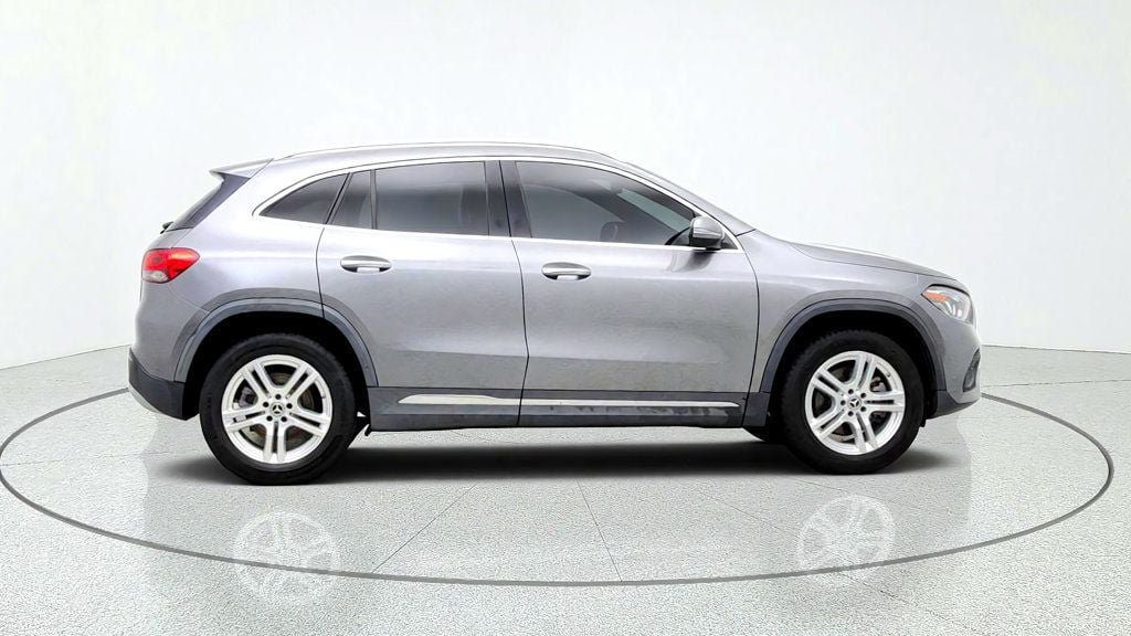 Used 2021 Mercedes-Benz GLA 250 4MATIC w/ Premium Package image 4