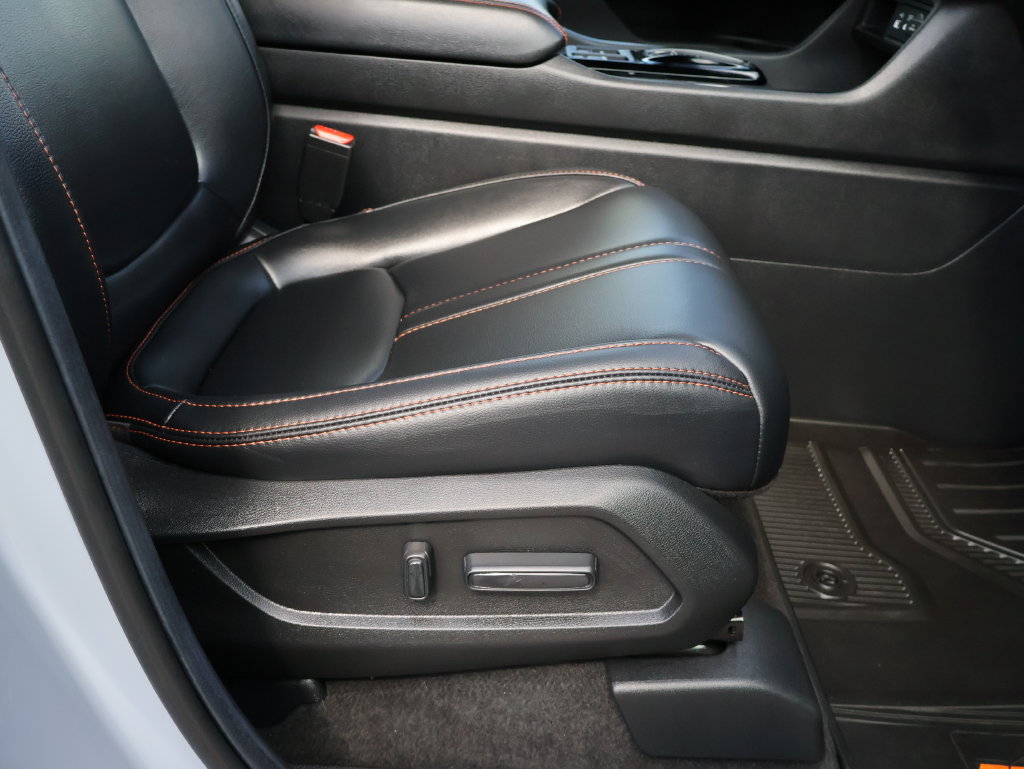 Certified 2025 Honda Pilot TrailSport image 10