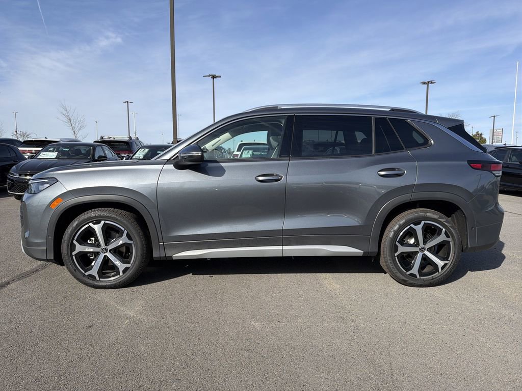 New 2026 Volkswagen Tiguan SE image 2