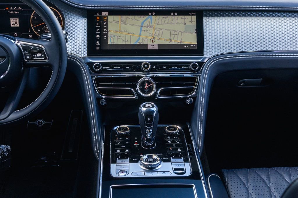 Used 2023 Bentley Flying Spur Azure image 18