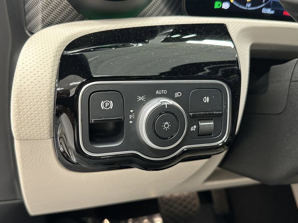 Certified 2025 Mercedes-Benz CLA 250 4MATIC image 34