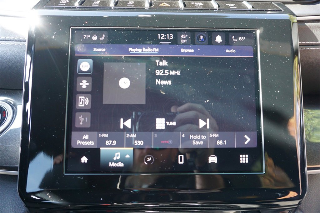 Used 2022 Jeep Grand Cherokee Altitude image 11