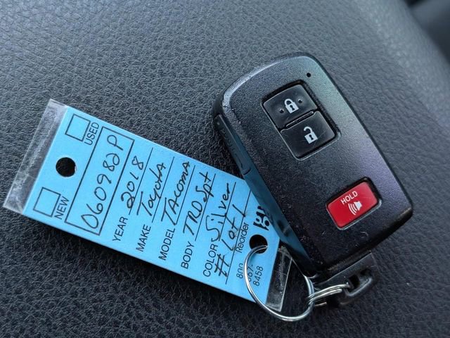 Used 2018 Toyota Tacoma TRD Sport RWD image 31