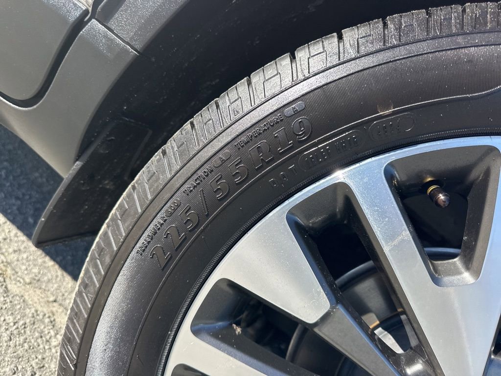 Used 2020 Ford Escape Titanium image 34