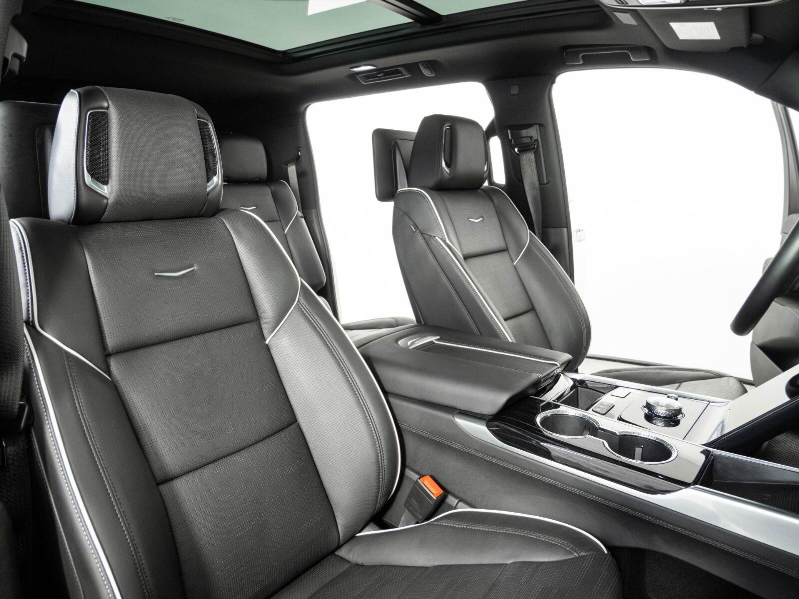 Used 2026 Cadillac Escalade ESV Sport w/ Touring Package AWD/4WD image 23