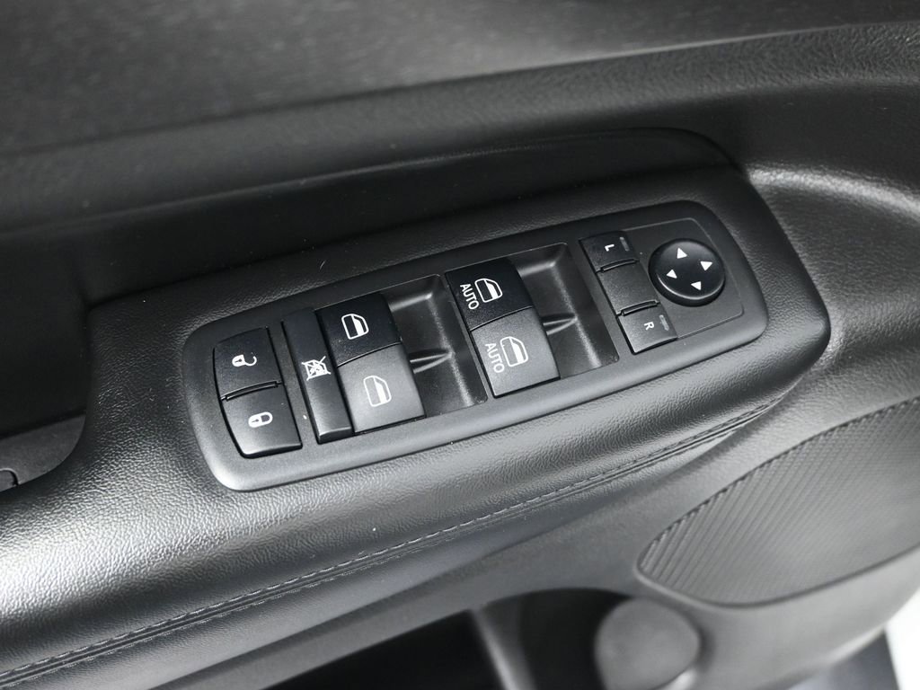 Used 2018 Jeep Grand Cherokee Altitude image 11