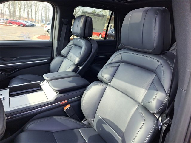New 2026 Lincoln Navigator Reserve w/ Jet Appearance Package image 30