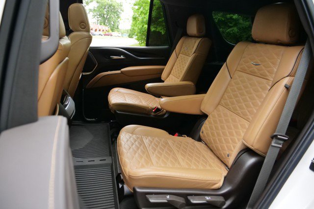 Used 2022 Cadillac Escalade Sport w/ Touring Package AWD/4WD image 32