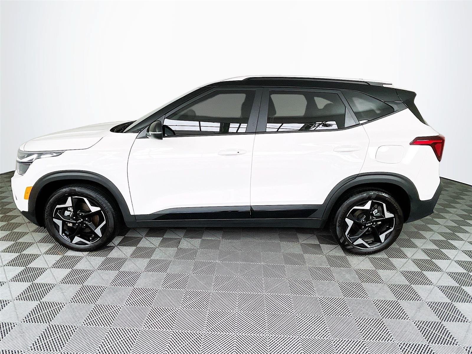 Certified 2025 Kia Seltos S FWD image 4