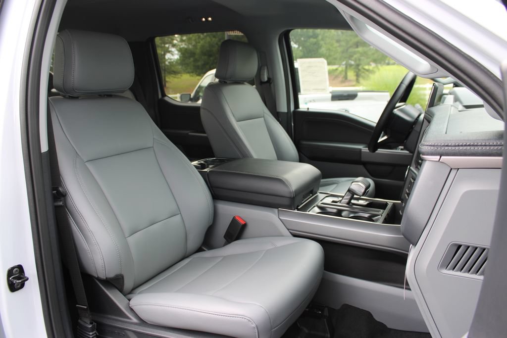 New 2025 Ford F150 Lightning Flash AWD/4WD image 8