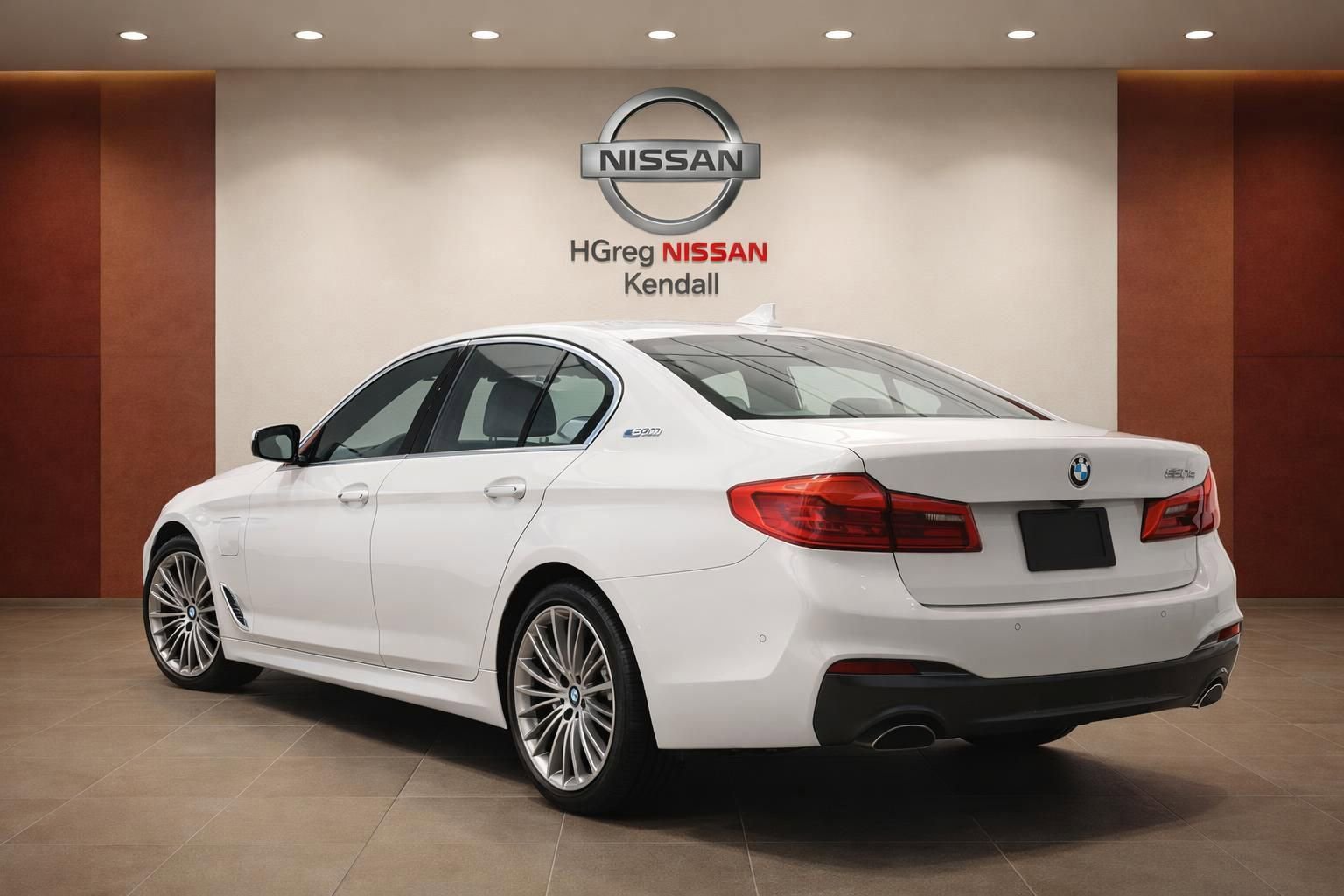 Used 2018 BMW 530e RWD image 2