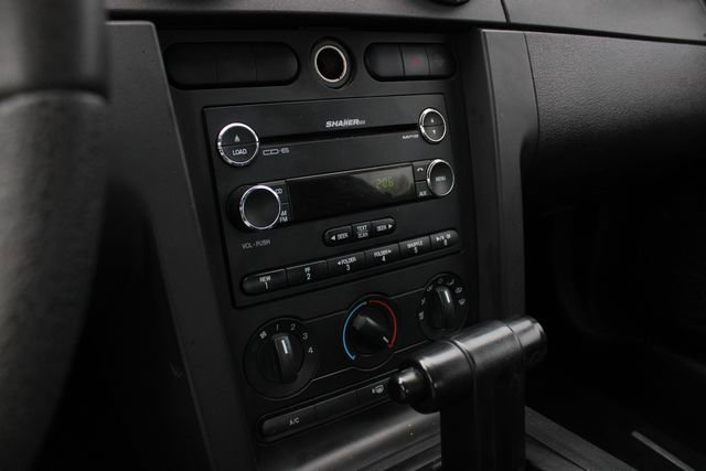 Used 2008 Ford Mustang Deluxe image 16