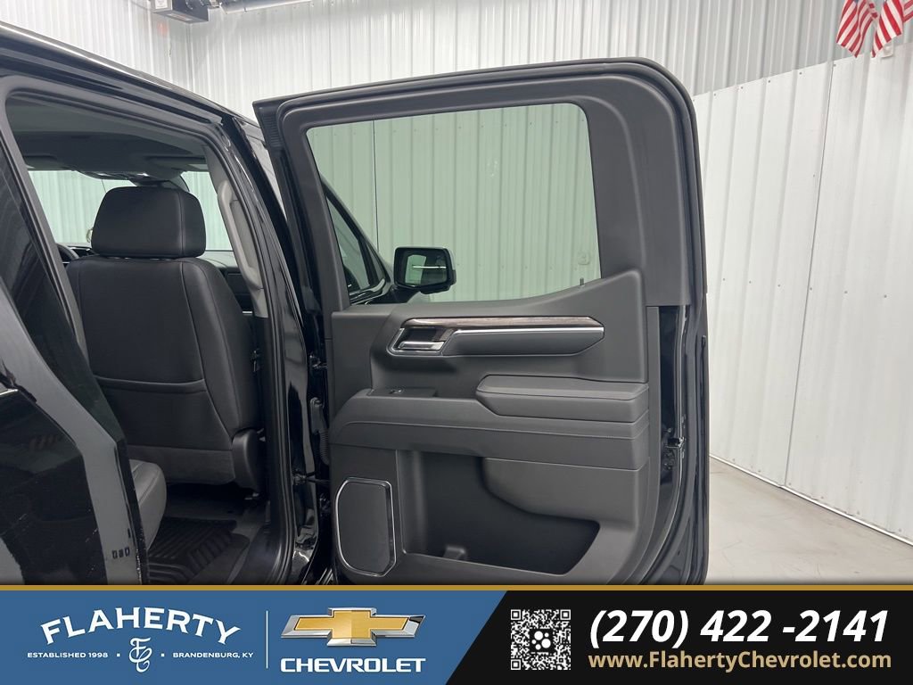 Used 2025 Chevrolet Silverado 1500 LTZ w/ LTZ Premium Package image 12