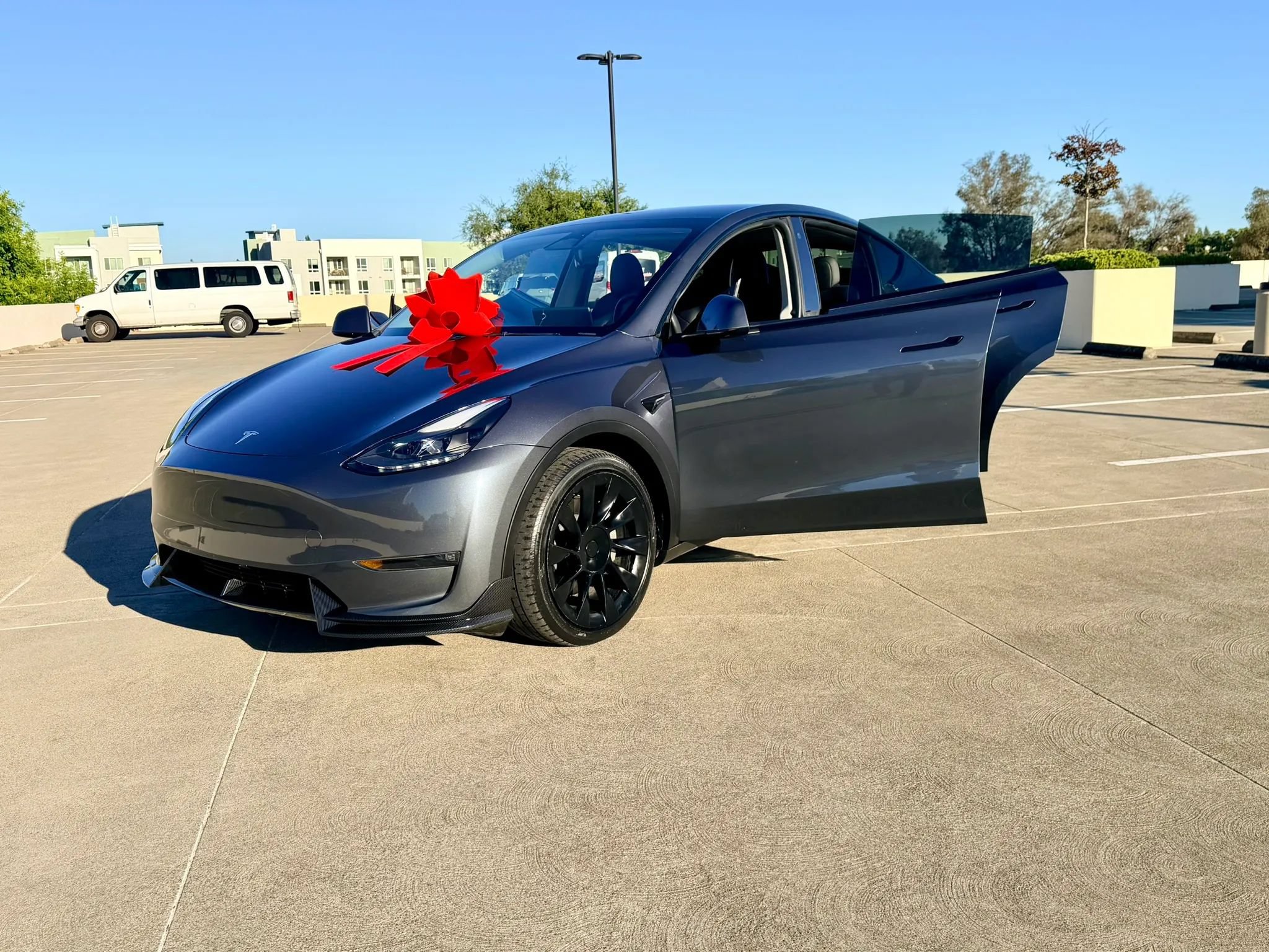 Used 2023 Tesla Model Y Long Range AWD/4WD image 26