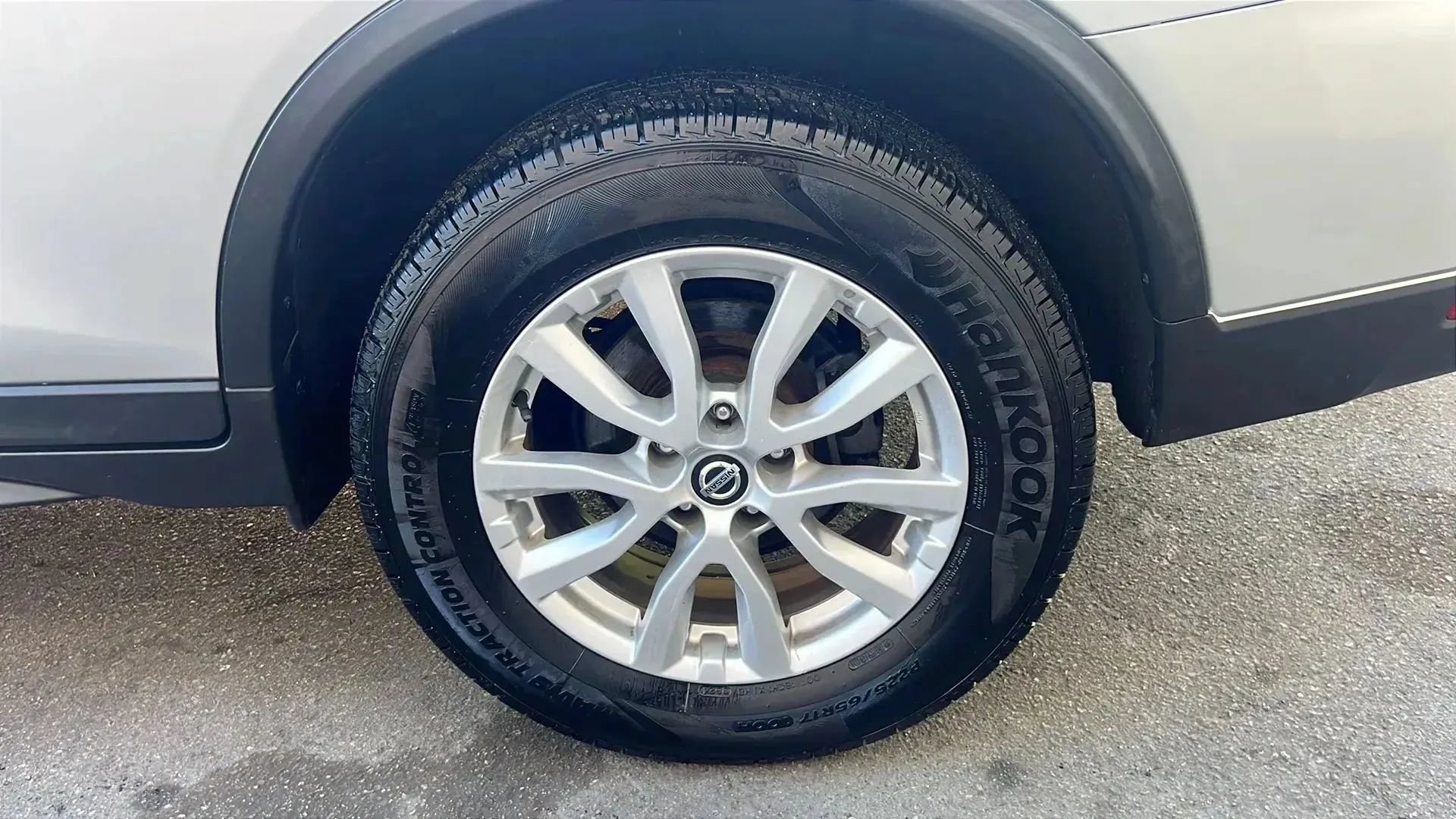 Used 2019 Nissan Rogue SV AWD/4WD image 11