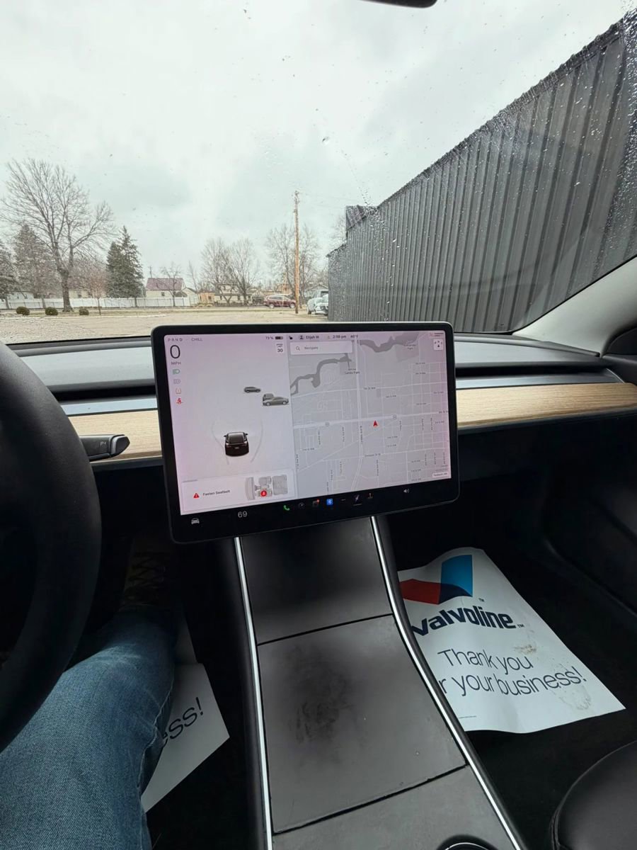 Used 2019 Tesla Model 3 Long Range image 10
