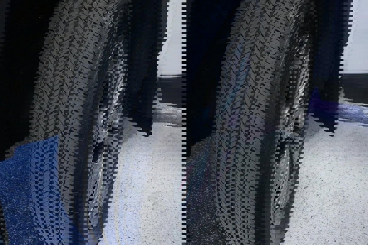 Used 2022 Toyota RAV4 XLE Premium image 8