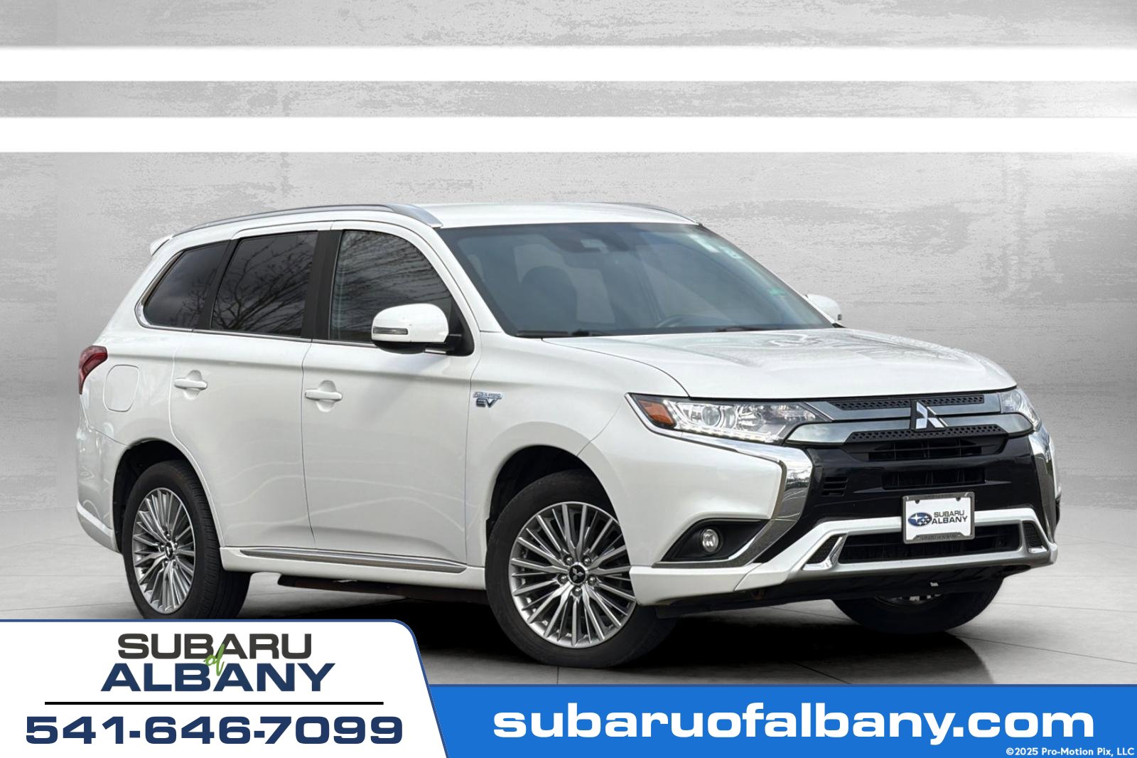 Used 2020 Mitsubishi Outlander SEL image 1