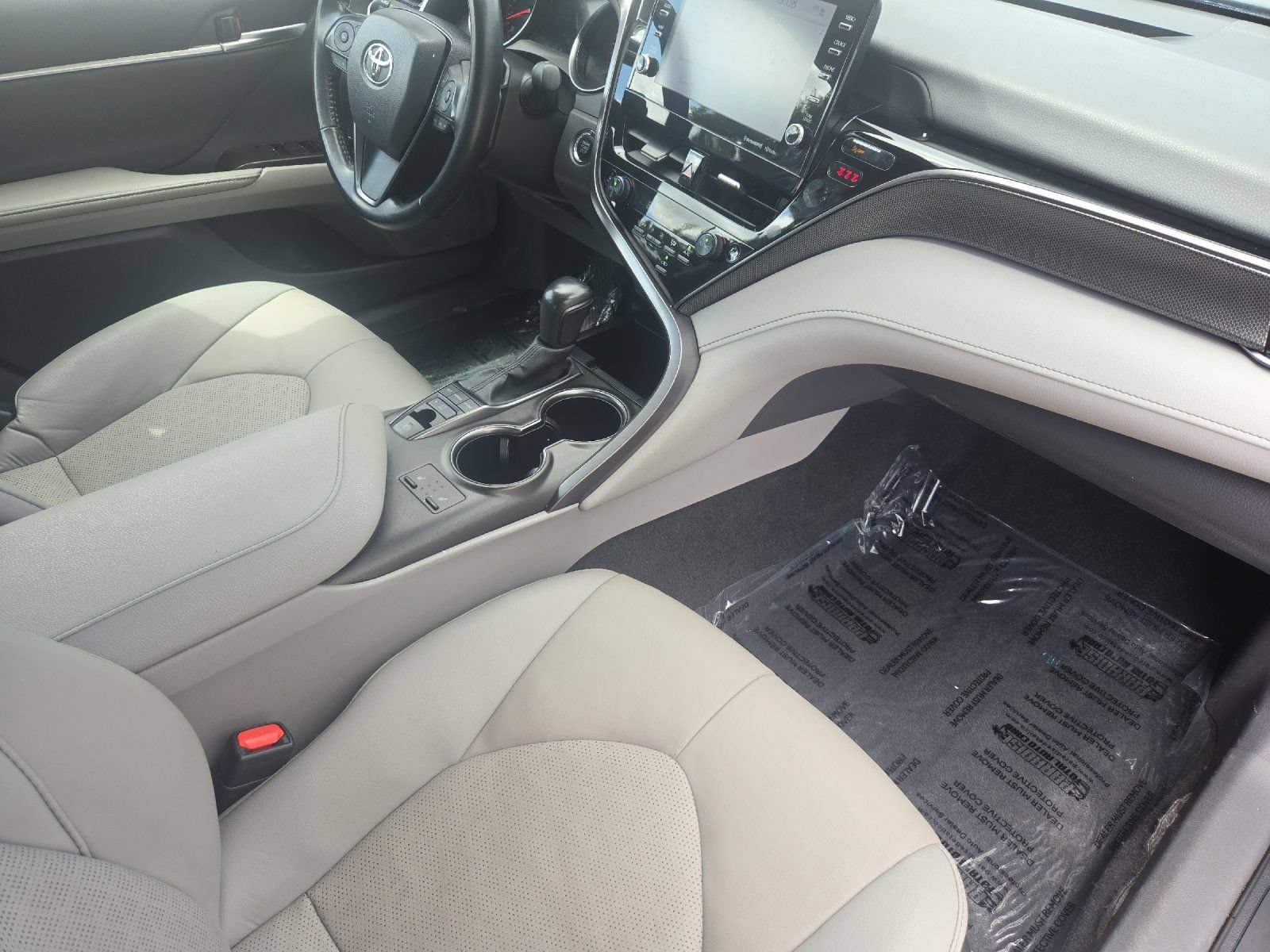 Used 2024 Toyota Camry XSE FWD image 14
