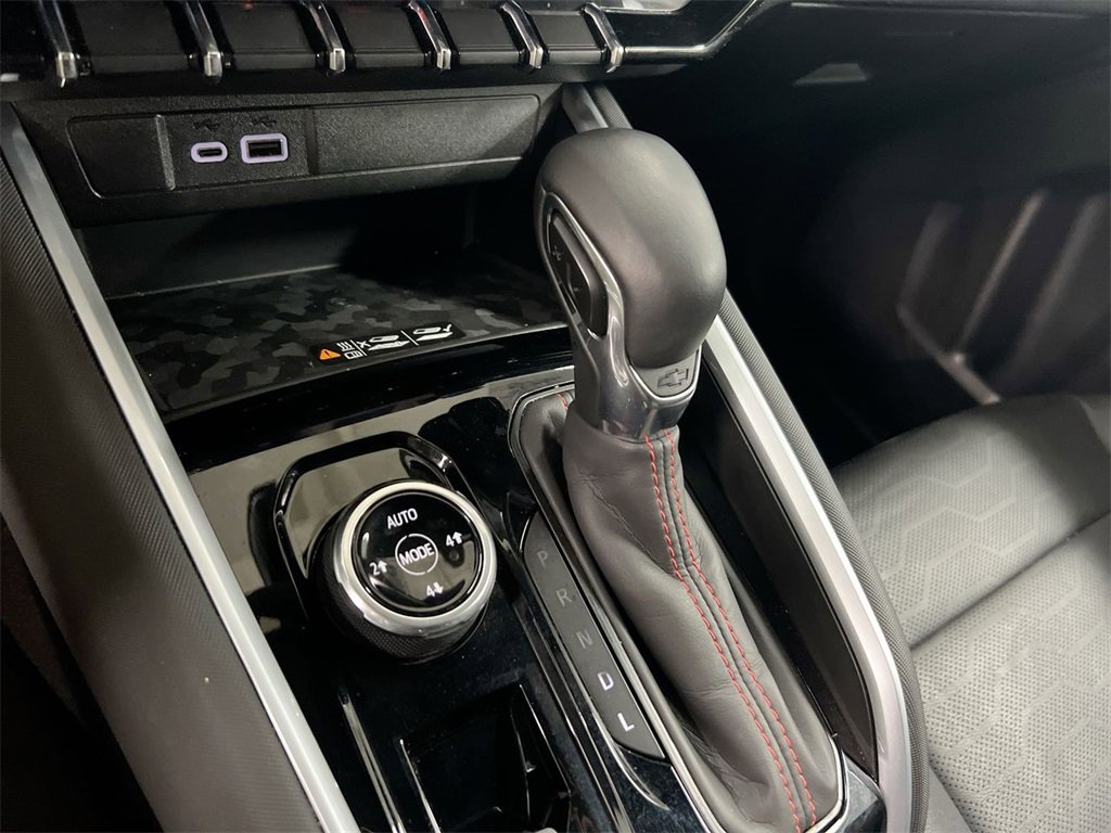 Used 2024 Chevrolet Colorado Z71 w/ Z71 Convenience Package 2 image 17