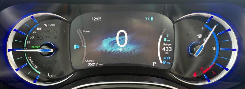 Used 2025 Chrysler Pacifica Pinnacle FWD image 25