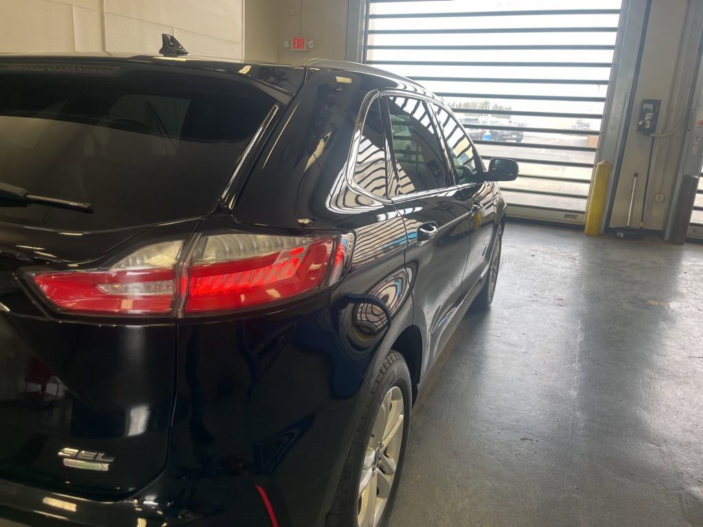 Used 2020 Ford Edge SEL image 12