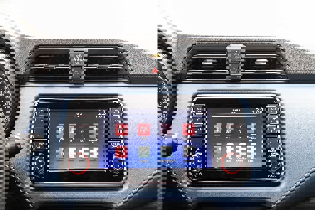 Used 2023 Nissan Versa SV image 15