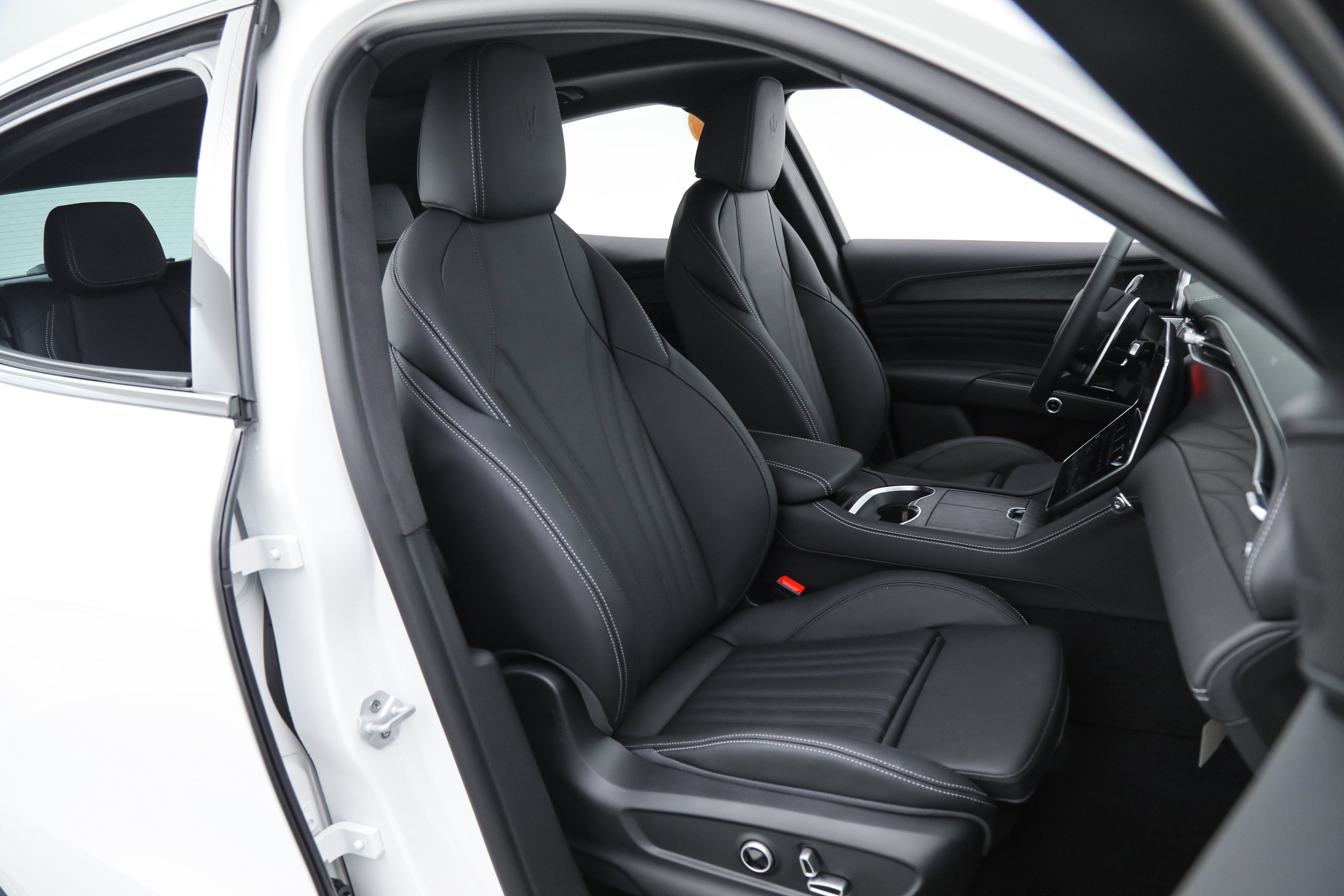 New 2026 Maserati Grecale Modena image 11