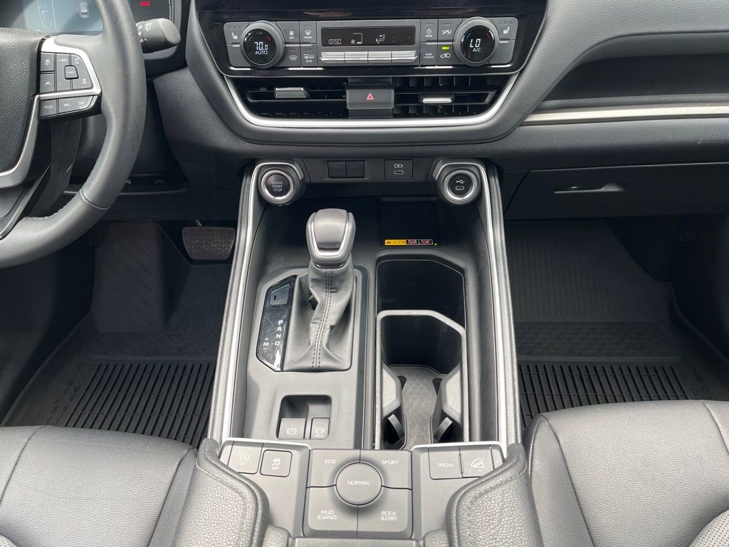 Used 2024 Toyota Grand Highlander AWD image 20