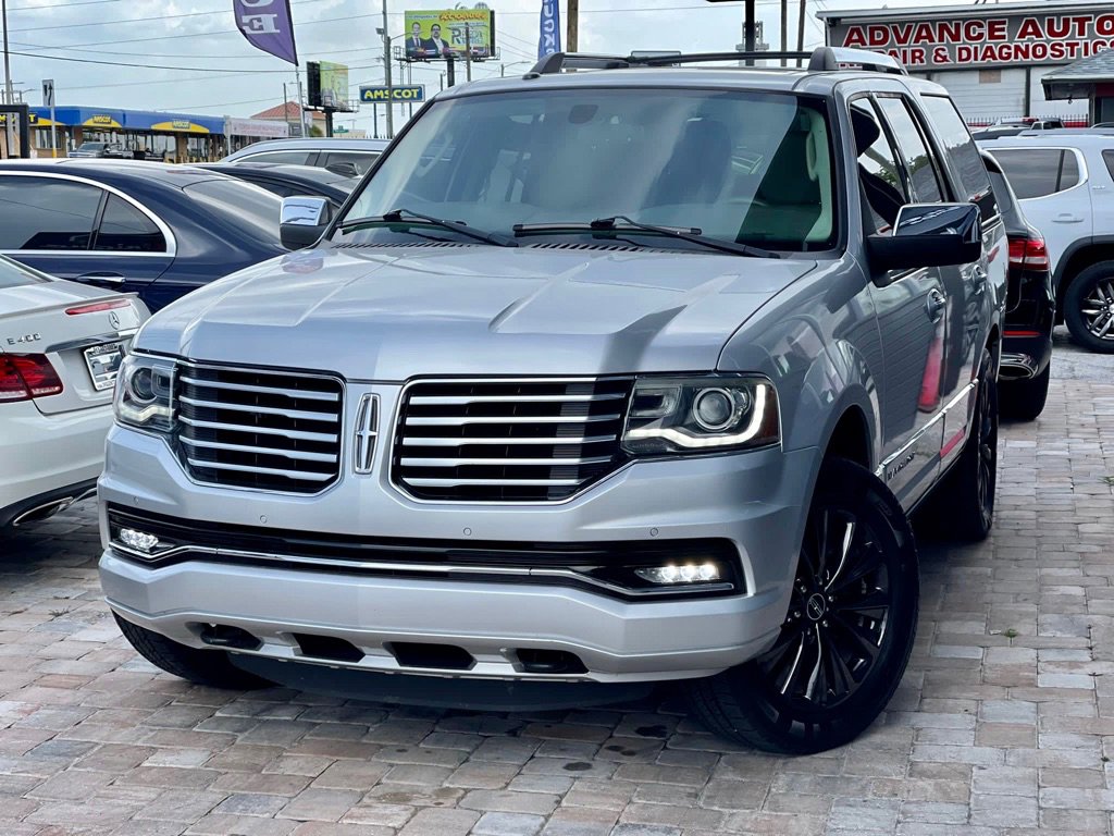 Used 2015 Lincoln Navigator 2WD image 42