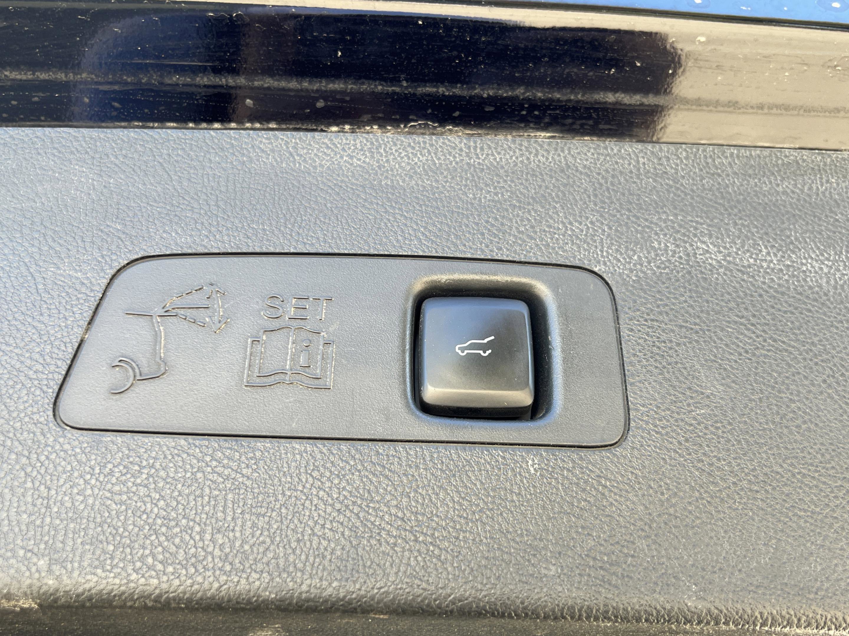 Used 2022 Lincoln Corsair AWD w/ Premium Package image 32