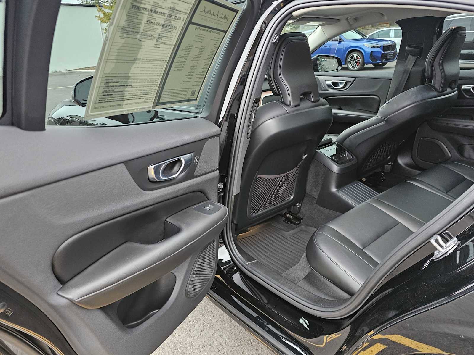 Used 2022 Volvo S60 T8 R-Design Expression w/ Advanced Package image 15