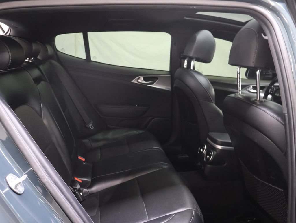 Used 2022 Kia Stinger GT1 RWD image 12