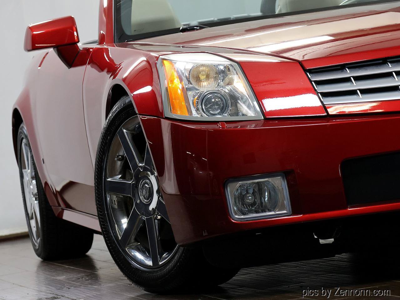 Used 2008 Cadillac XLR RWD image 4