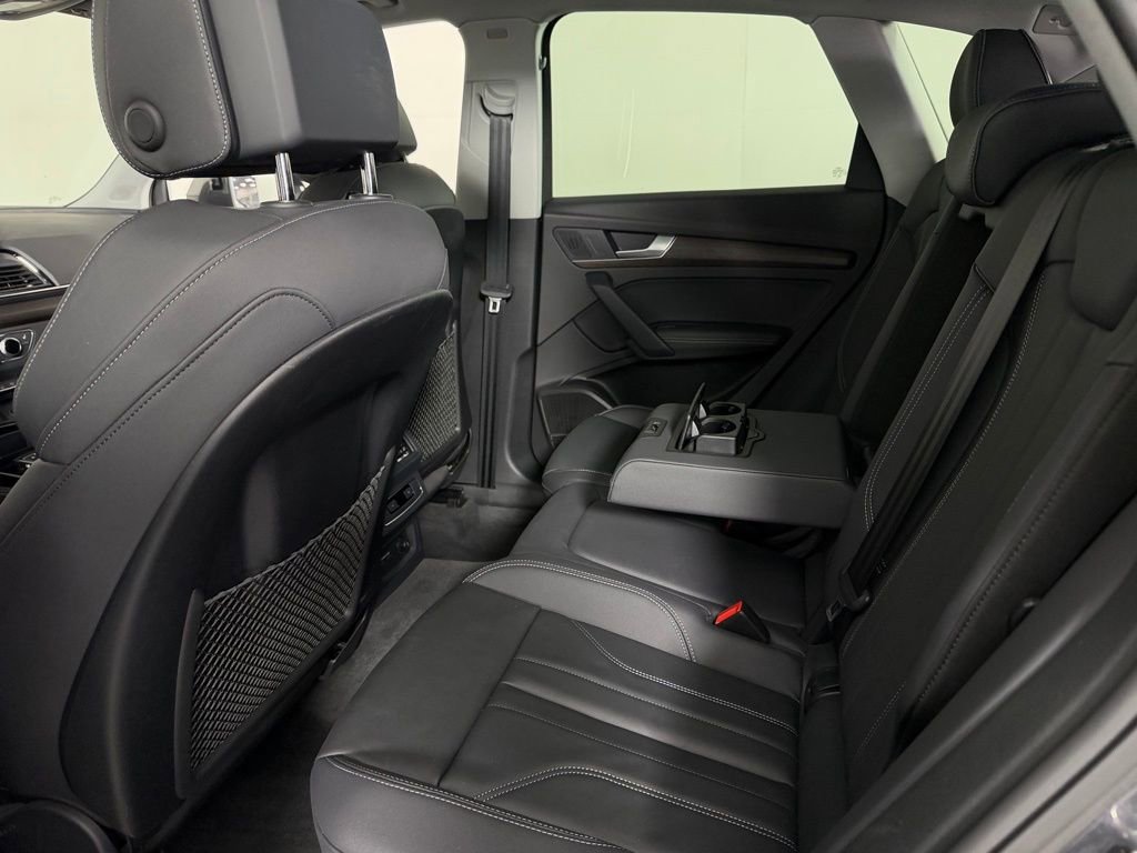 Used 2024 Audi Q5 e Premium Plus w/ Premium Plus Package image 30