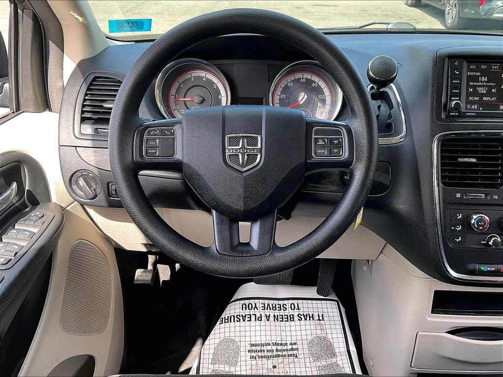 Used 2019 Dodge Grand Caravan SE w/ UConnect Hands-Free Group FWD image 17
