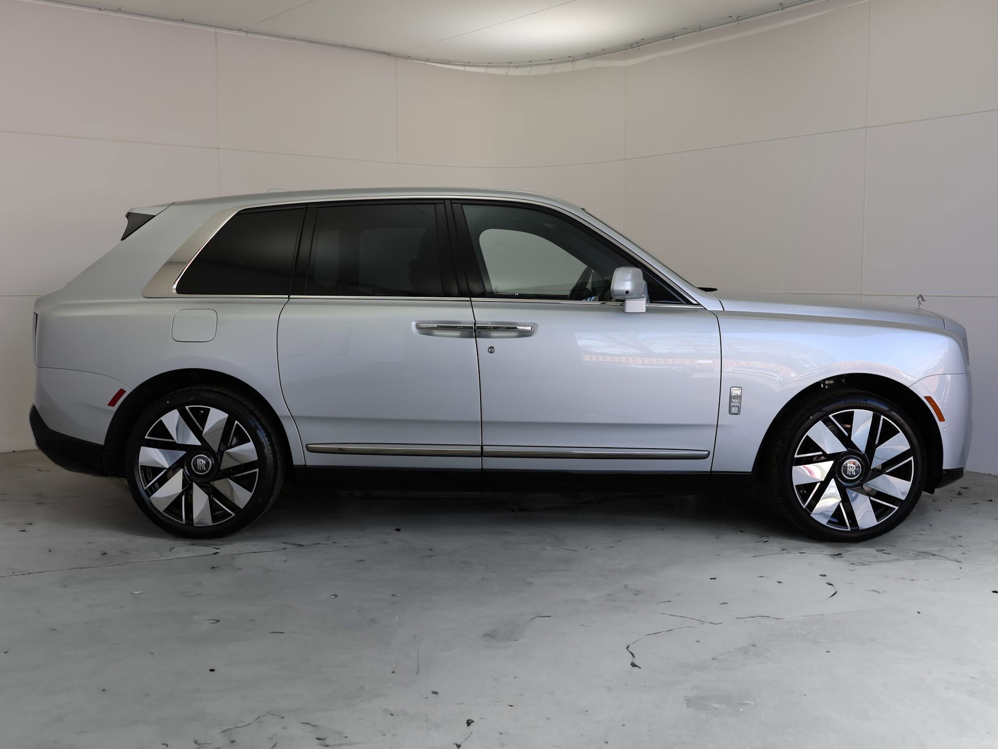 New 2026 Rolls-Royce Cullinan image 5