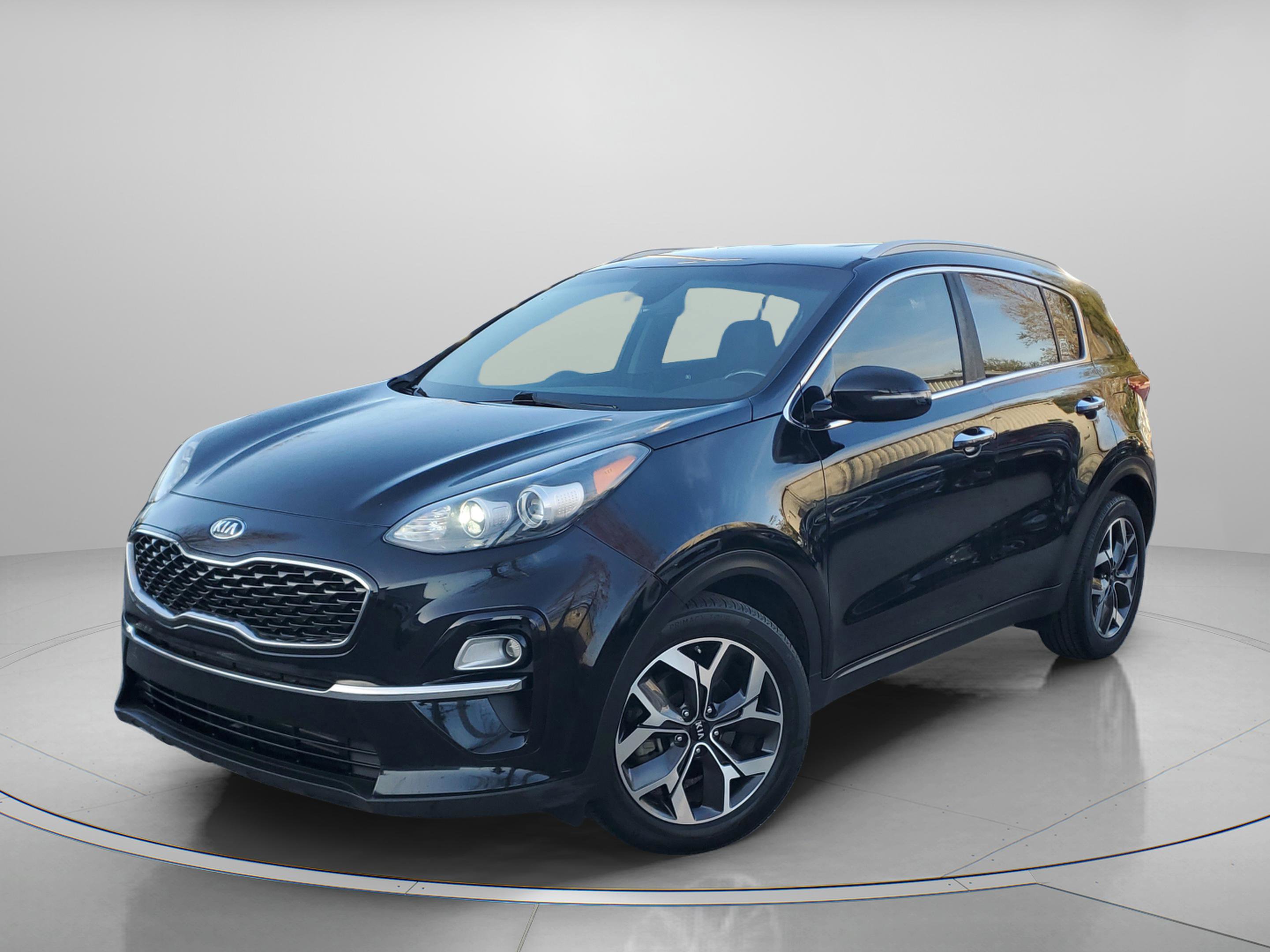 Used 2020 Kia Sportage EX image 2