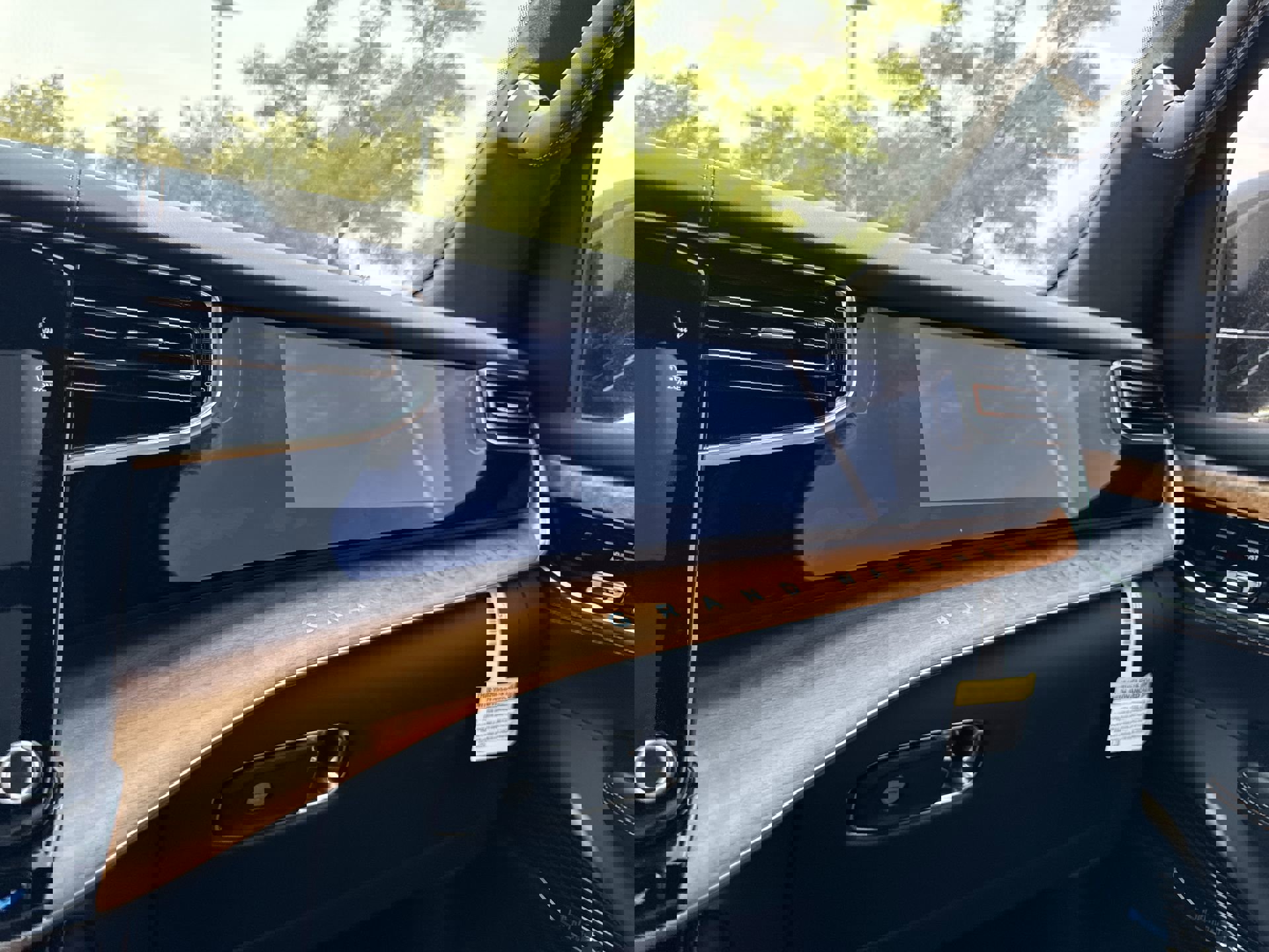 New 2024 Jeep Grand Wagoneer Series III w/ Flexible Seating Group image 21