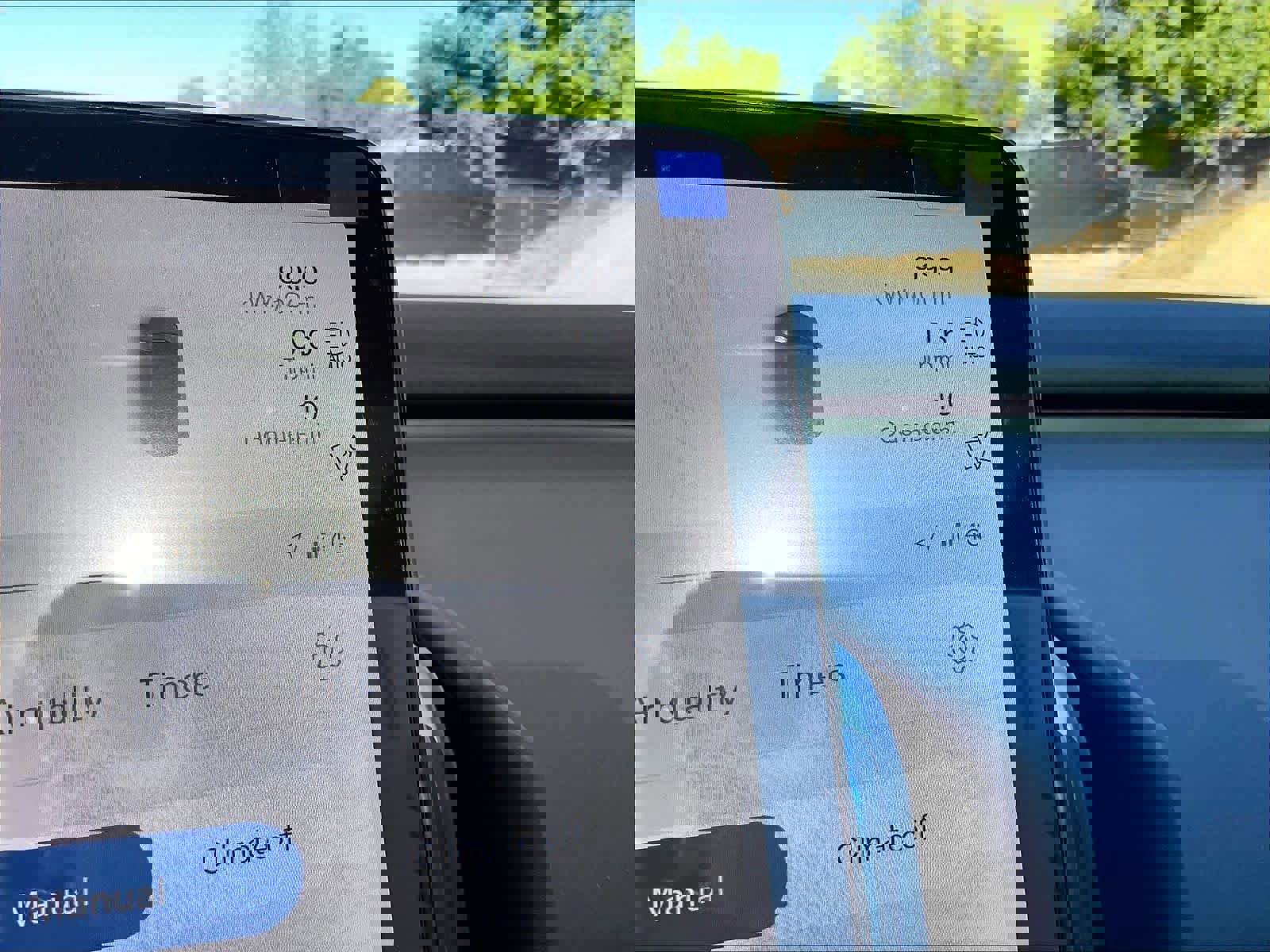 New 2026 Volvo EX30 Cross Country Ultra w/ Protection Package Premier image 19