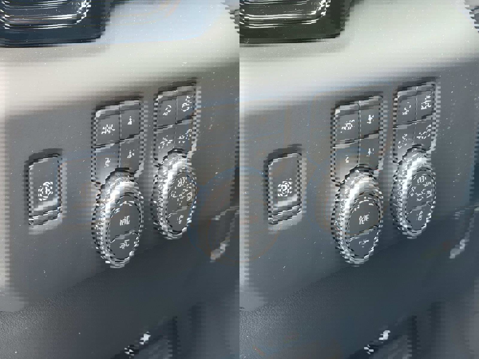 New 2026 GMC Sierra 2500 AT4 w/ AT4 Premium Plus Package image 19