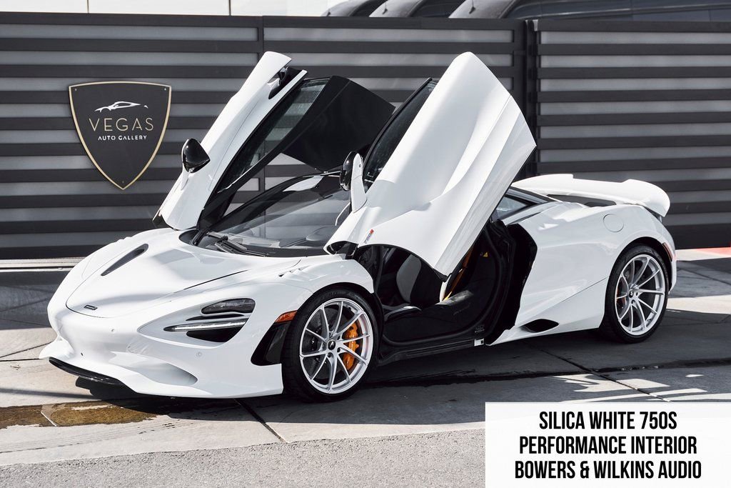 Used 2024 McLaren 750S image 1
