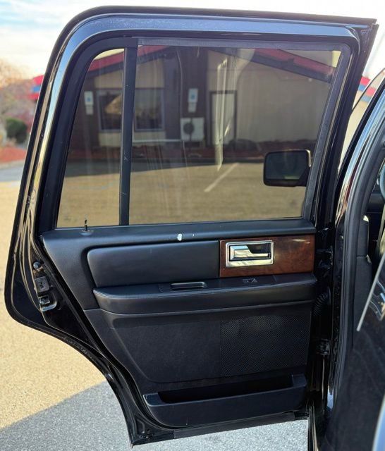 Used 2017 Lincoln Navigator Select image 23