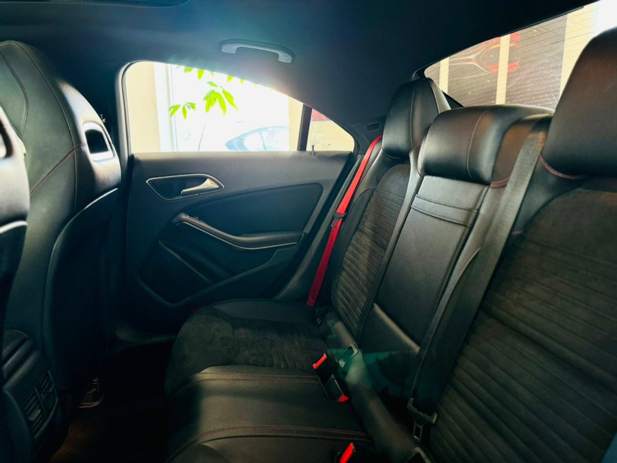 Used 2018 Mercedes-Benz CLA 250 image 17