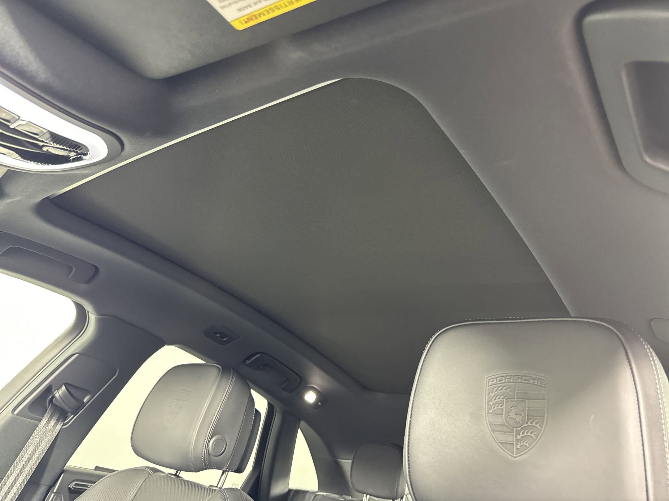 Certified 2025 Porsche Macan image 16