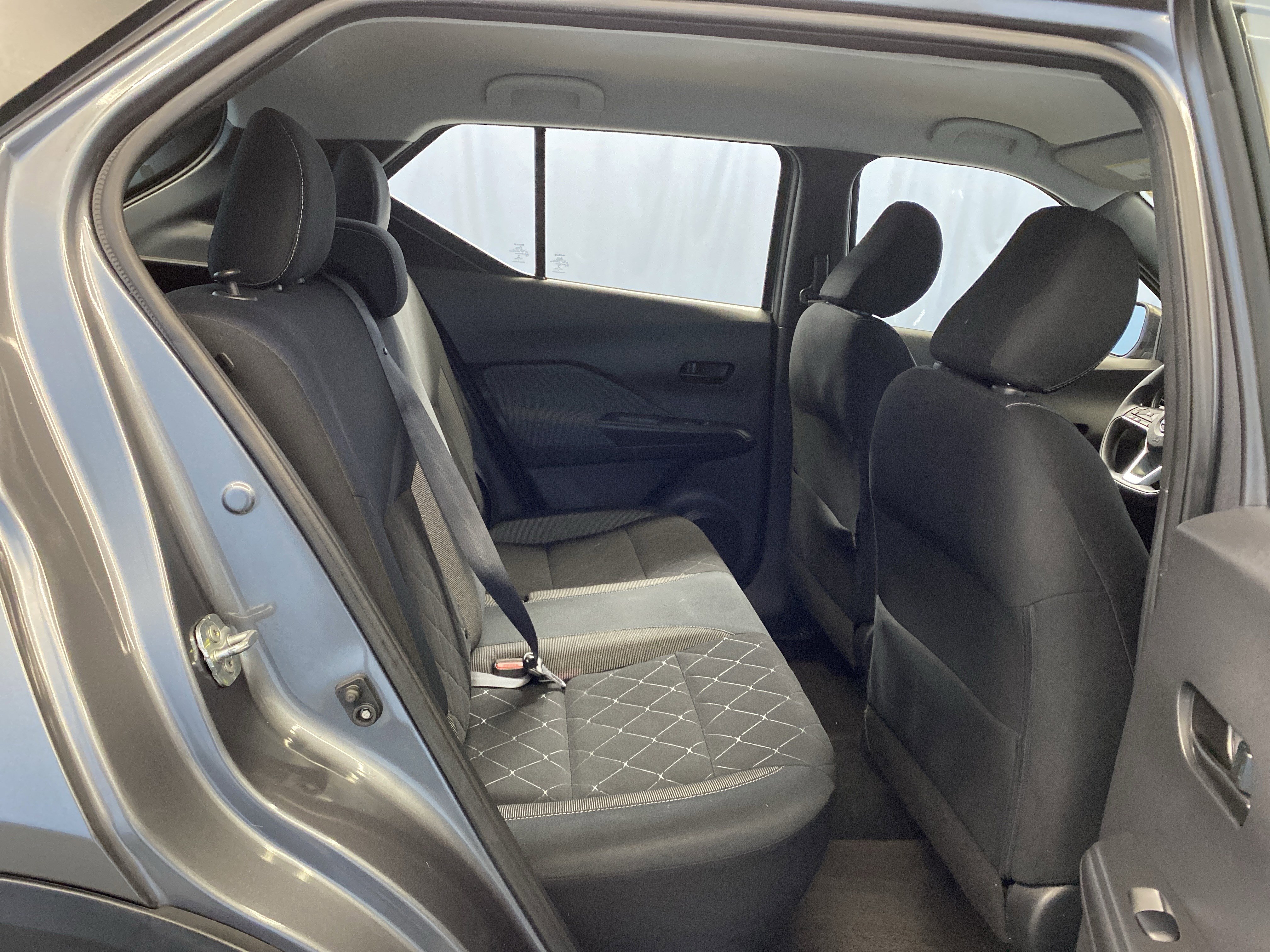 Used 2018 Nissan Kicks S image 30